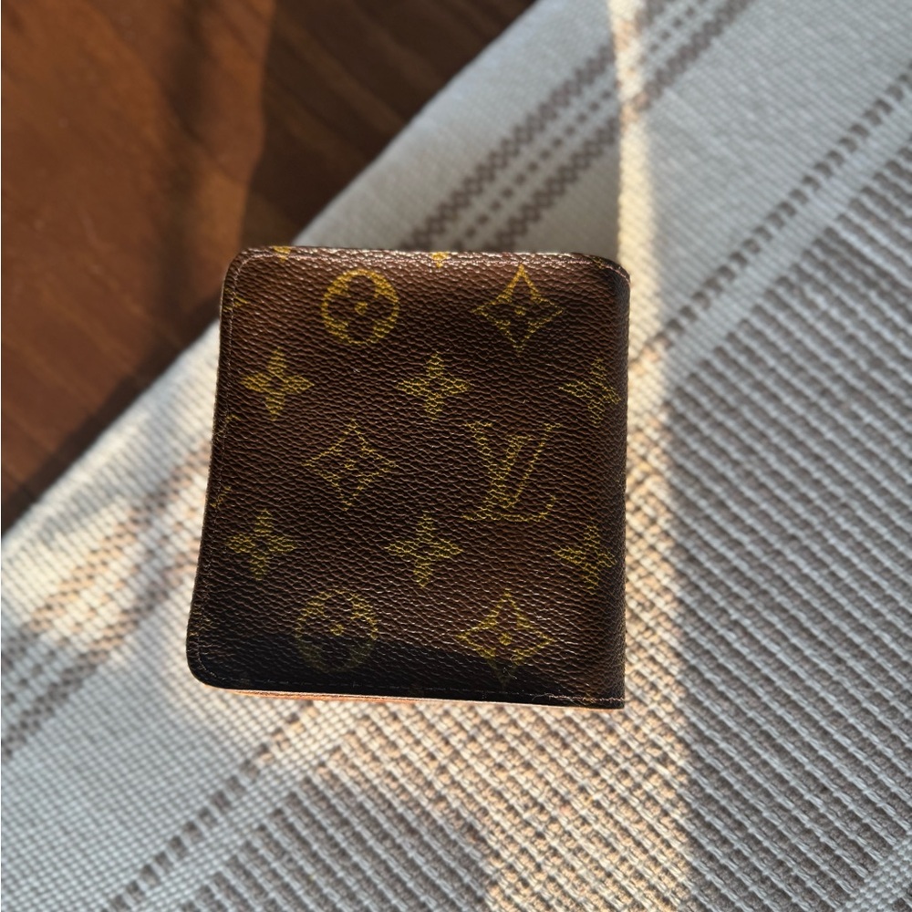 Louis Vuitton Two Way Snap and Zip Monogram Wallet - Picture 2 of 8